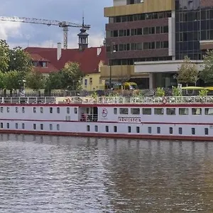 River Koenigstein Hotel na wodzie